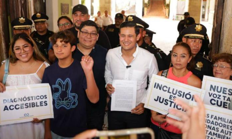 Entrega de oficio al gobernador